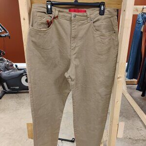 Gloria Vanderbilt Amanda High Rise Tapered Jeans | Size 18 | Khaki